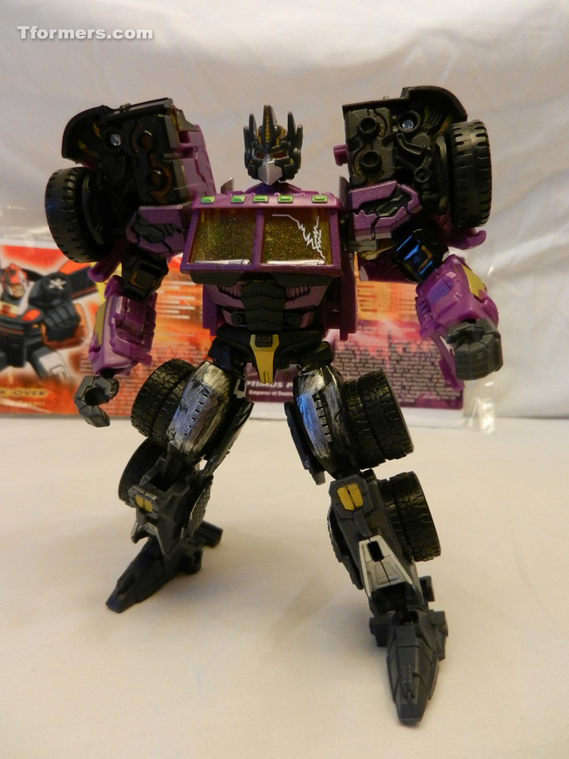 BotCon 2012 - Convention Exclusives Shattered Glass Optimus Prime and  Timelines Kick-Over Gallery and Bios!